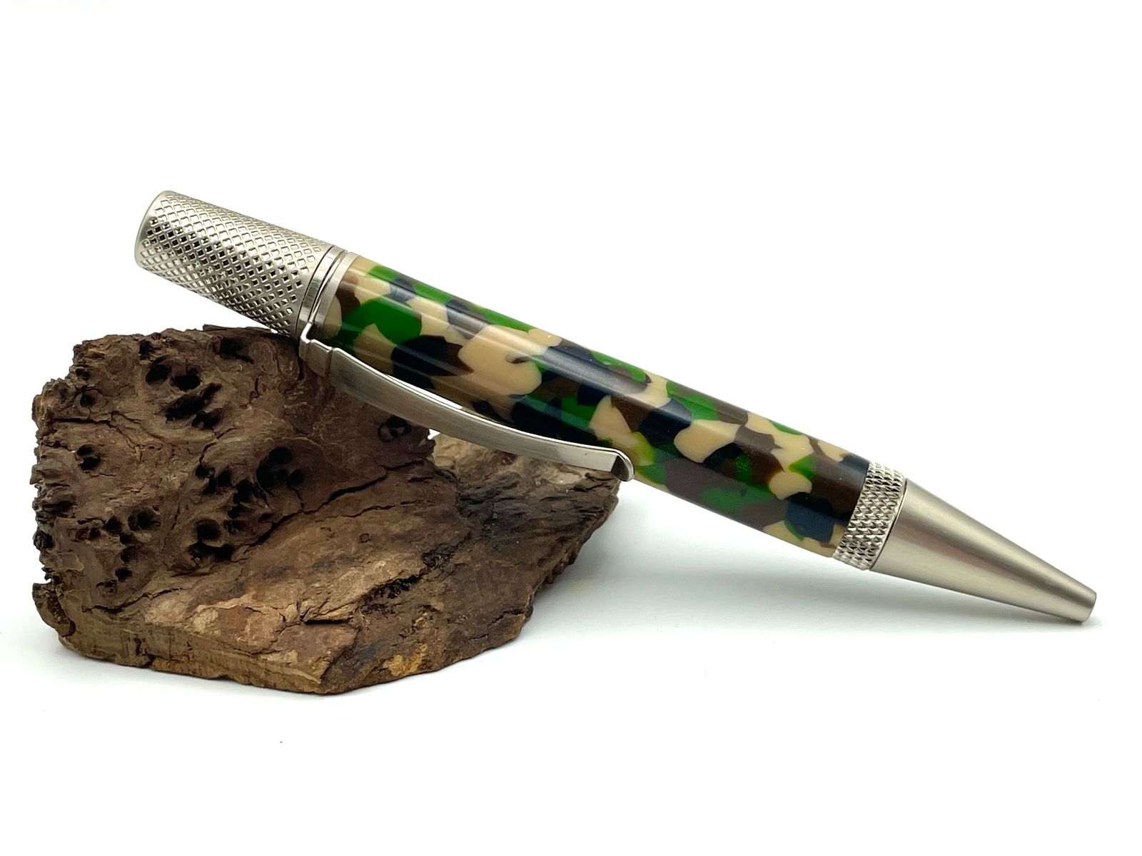 Sagiters pen with camouflage acrylic