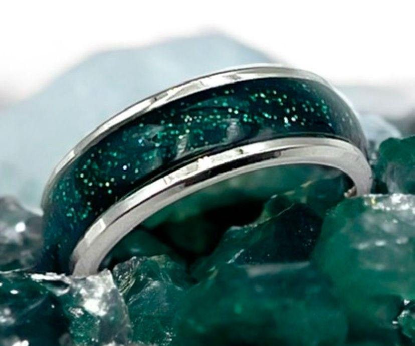 Deep Sea Emerald Resin Ring
